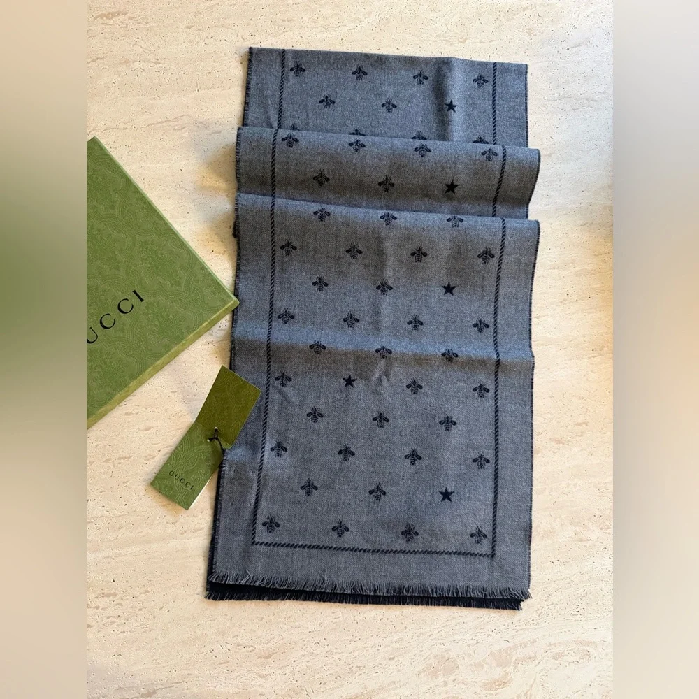 NWT GUCCI WOOL BEE ACCENT REVERSIBLE SCARF UNISEX 💖🌟 - Picture 4 of 13